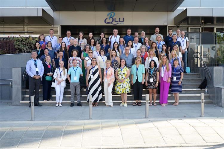 Slika /slike/Projekti/Erasmus/Virtualna realnost - alat u tretmanu počinitelja kaznenih djela i edukaciji probacijskih službenika/1.jpg